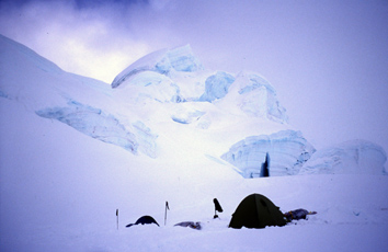 Alpamayo Camp 2 -  5.450 m.