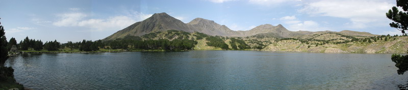 Les lacs des Camporells et les Pics Prics 2908 m