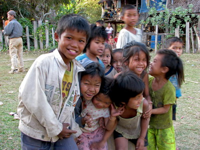 Enfants du village de Ban Nam Non