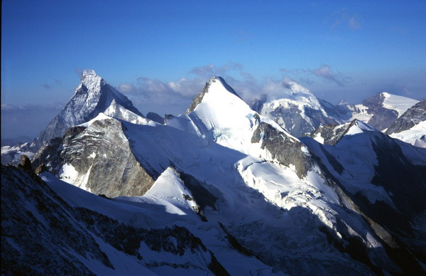 De gauche  droite : Le Cervin, l'Ober-Gabelhorn et la dent d'Hrens
