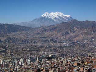 La Paz et le volcan Illimani